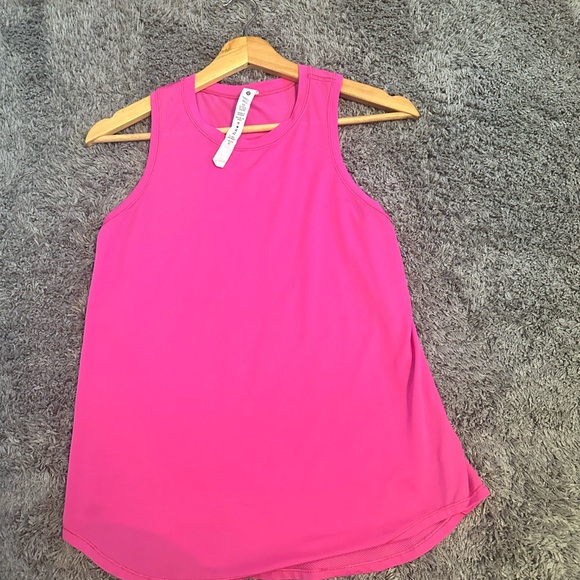 lululemon athletica Tops - LIKE NEW LULULEMON high neck running & training top sz 6 ripened raspberry